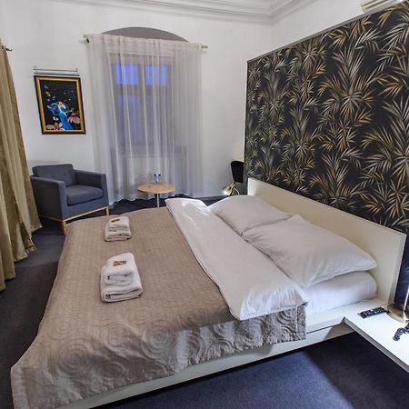 Hotel Villa Necas ז'ילינה מראה חיצוני תמונה