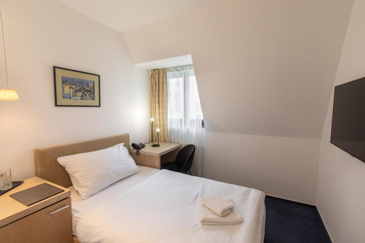 Hotel Villa Necas ז'ילינה מראה חיצוני תמונה