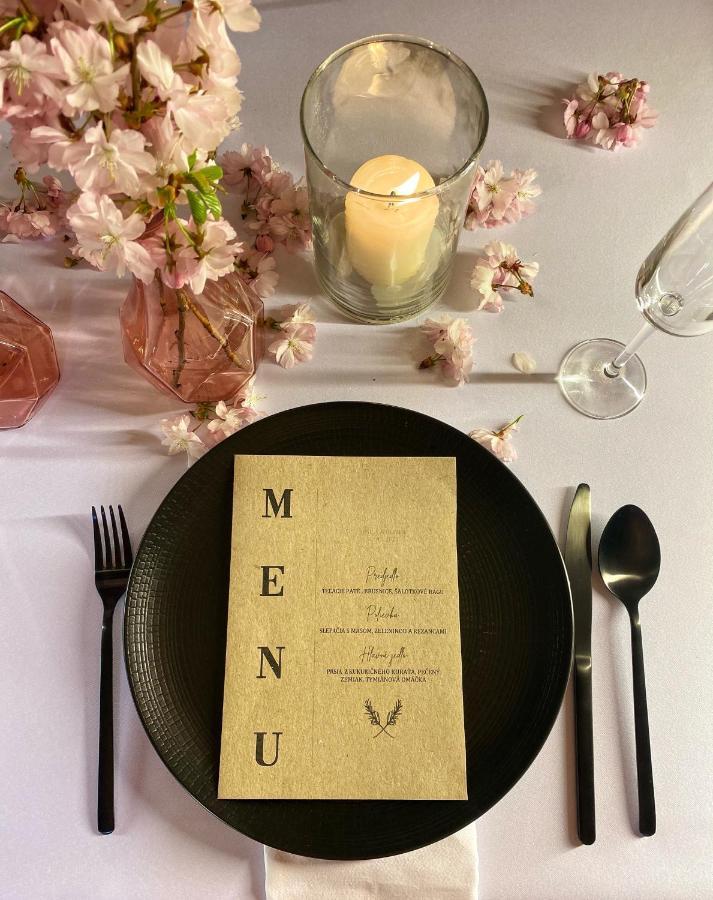 Hotel Villa Necas ז'ילינה מראה חיצוני תמונה