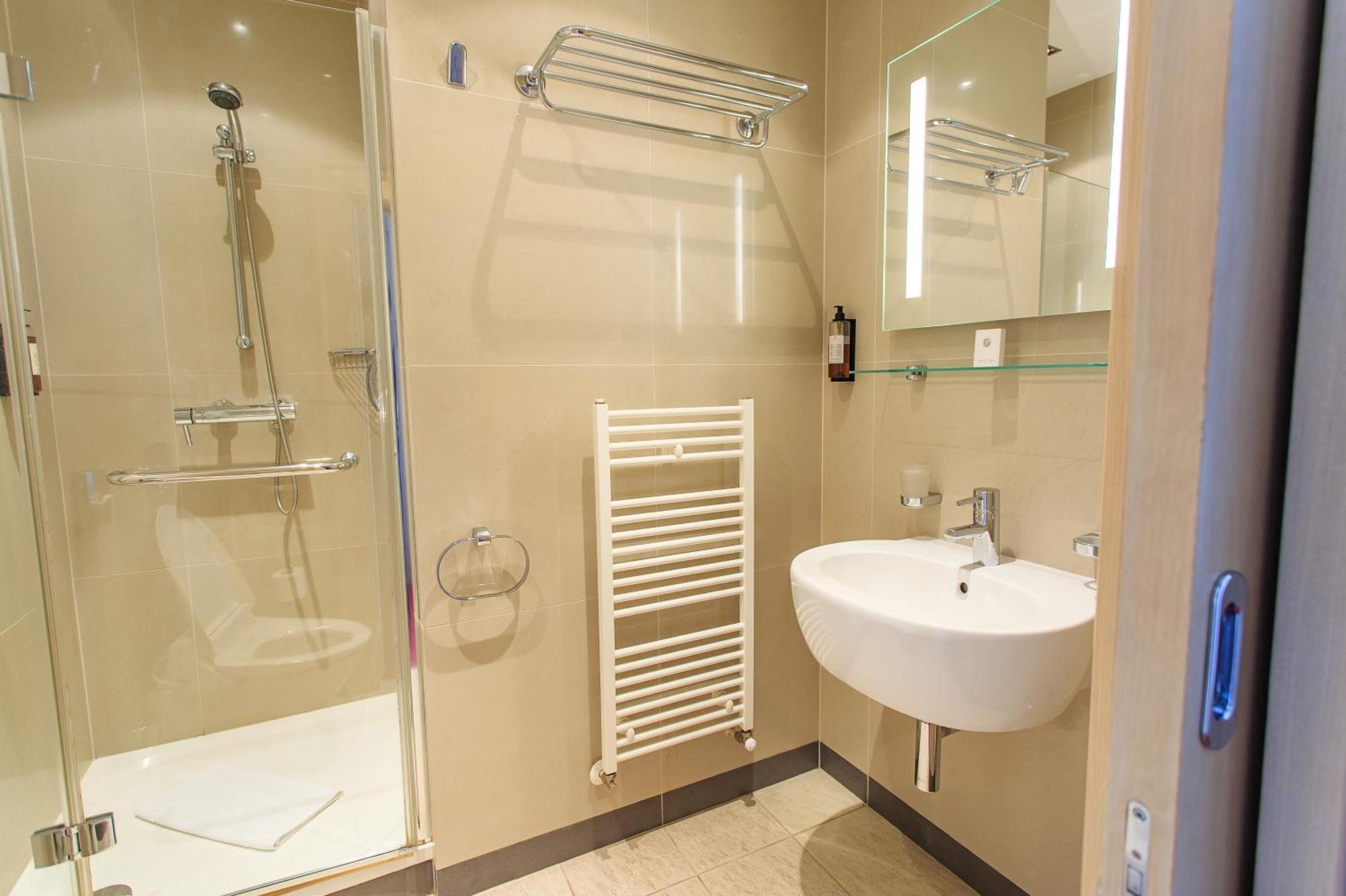 Hotel Villa Necas ז'ילינה מראה חיצוני תמונה