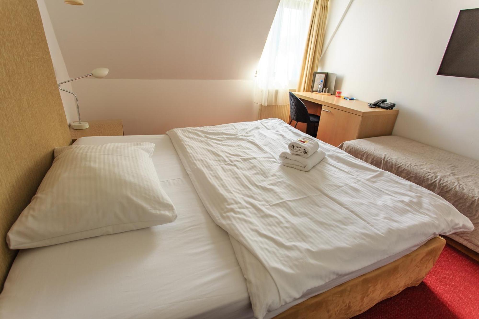Hotel Villa Necas ז'ילינה מראה חיצוני תמונה