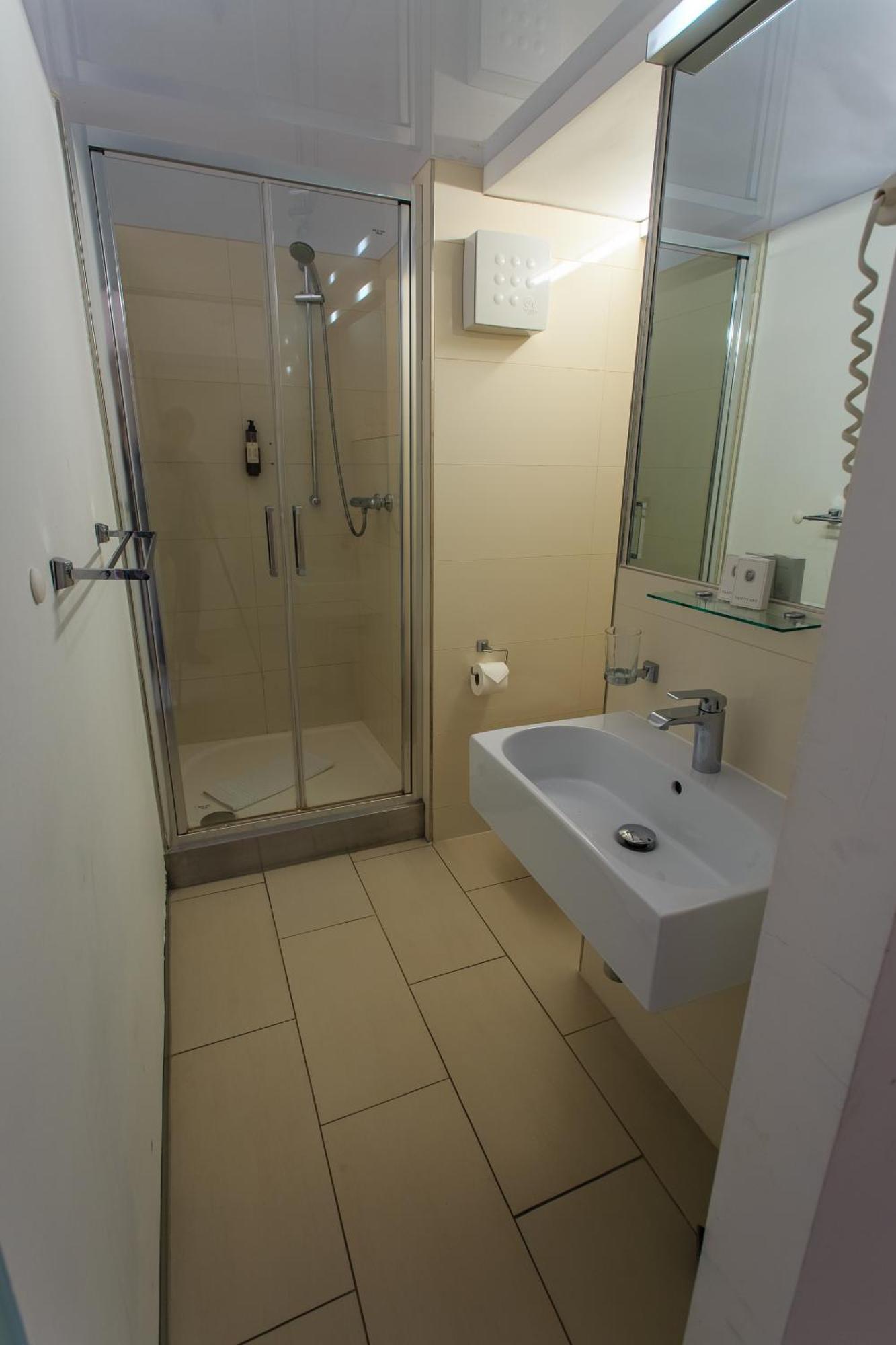 Hotel Villa Necas ז'ילינה מראה חיצוני תמונה