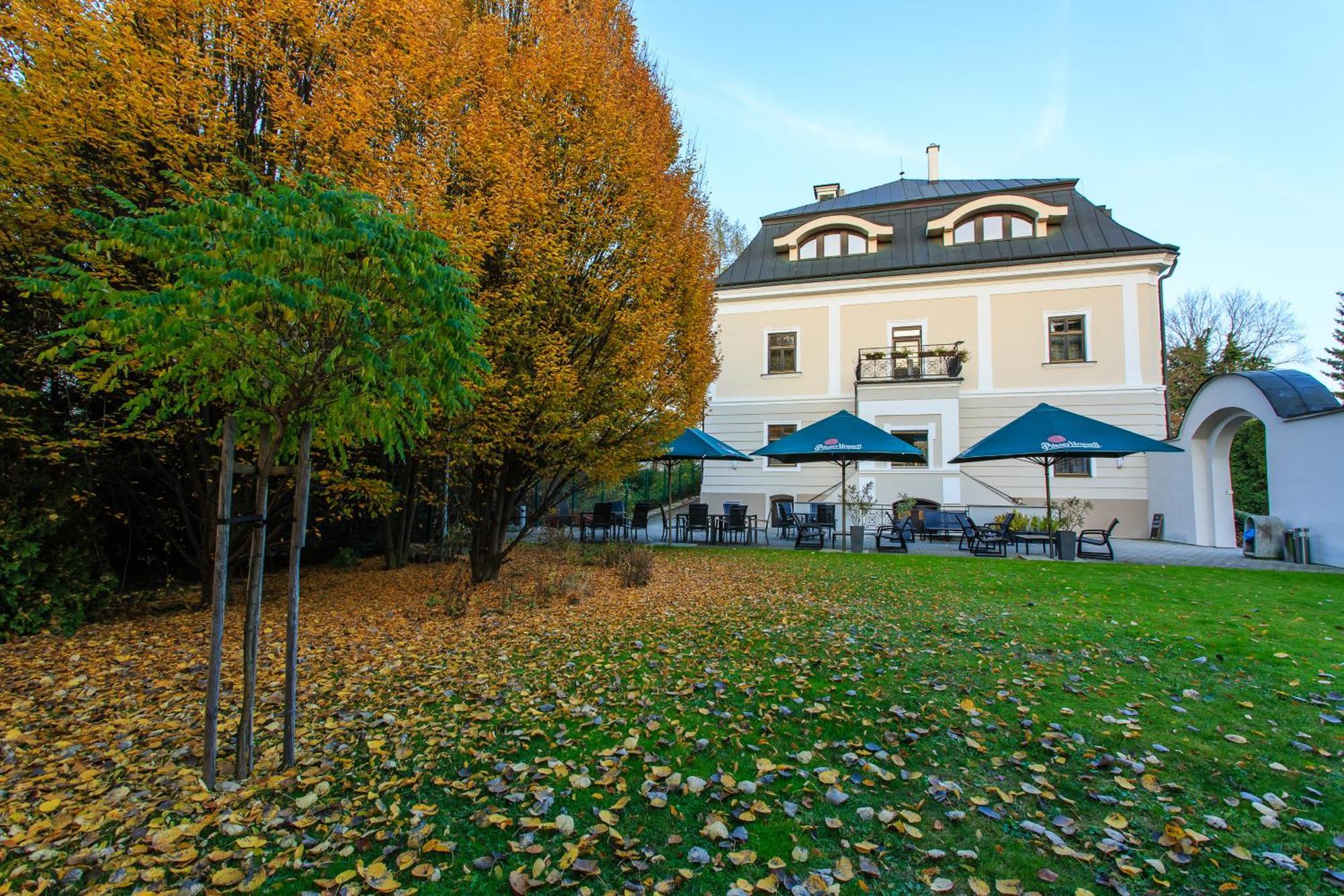 Hotel Villa Necas ז'ילינה מראה חיצוני תמונה