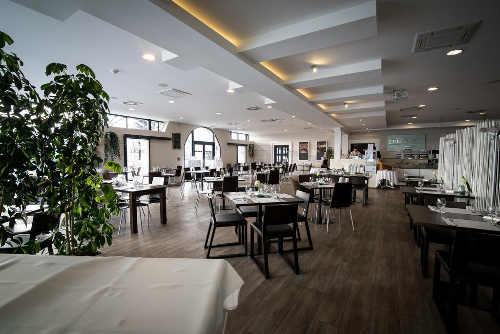 Hotel Villa Necas ז'ילינה מראה חיצוני תמונה